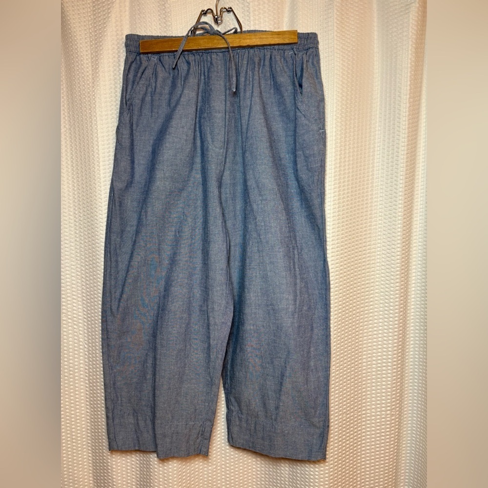 Bobbie Brooks VTG 100% cotton women’s chambray capris size Medium